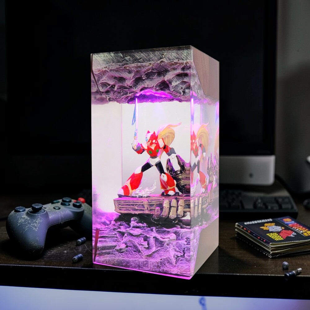 Mega Man Zero table lamp