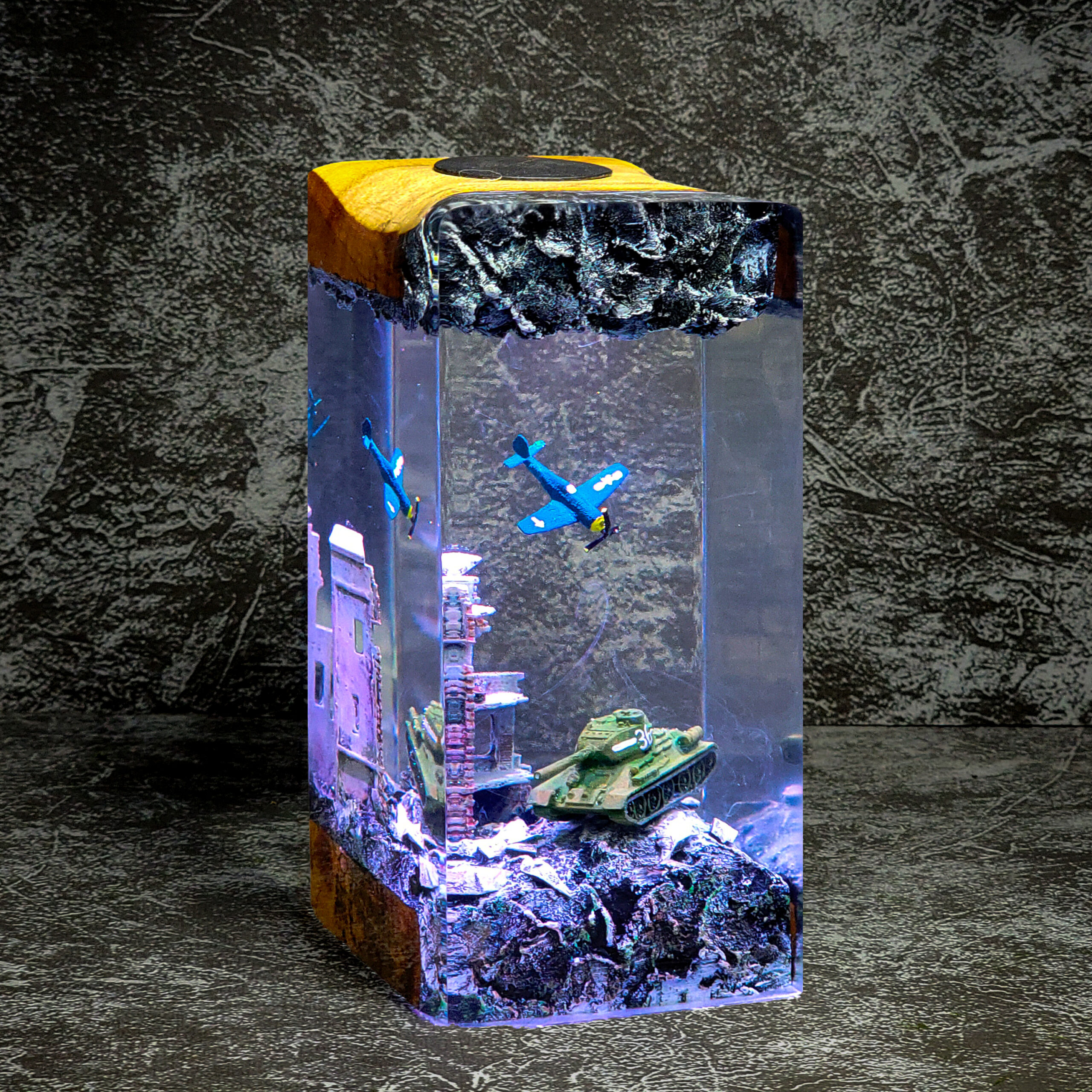 Handcrafted Battlefield Lamp: Military War Zone Resin - Image 7