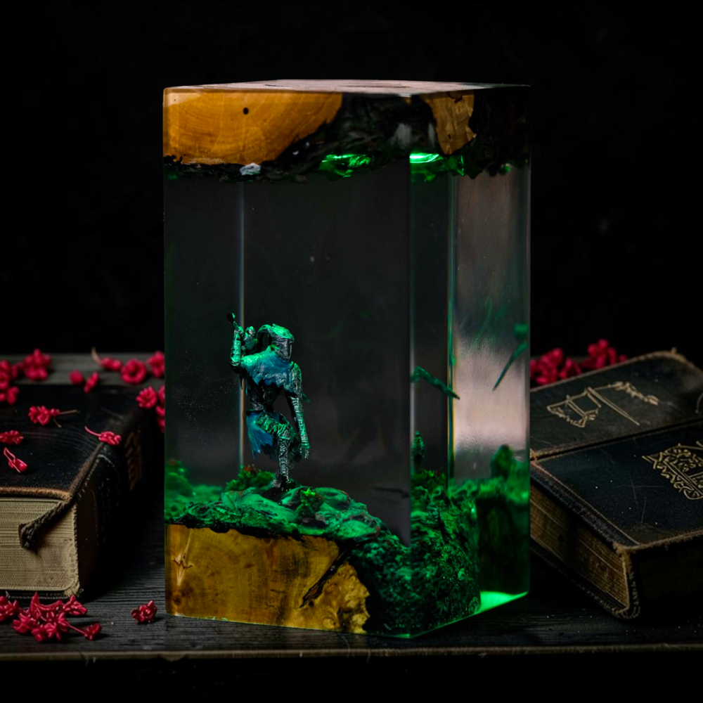 the tarnished resin lamp decor