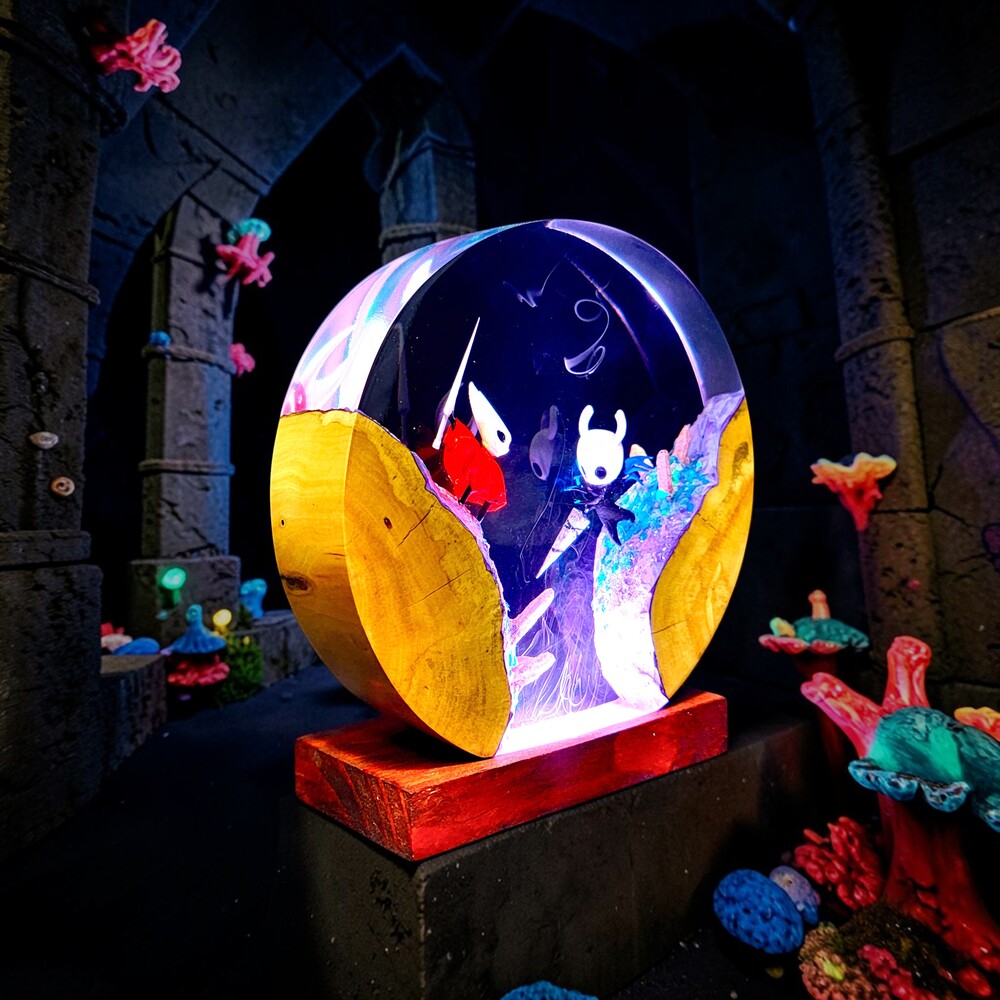 circle hollow knight table lamp