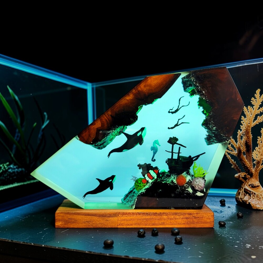 ocean whale epoxy lamp