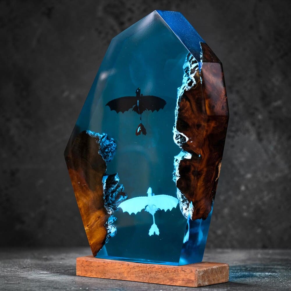 toothless resin table lamp