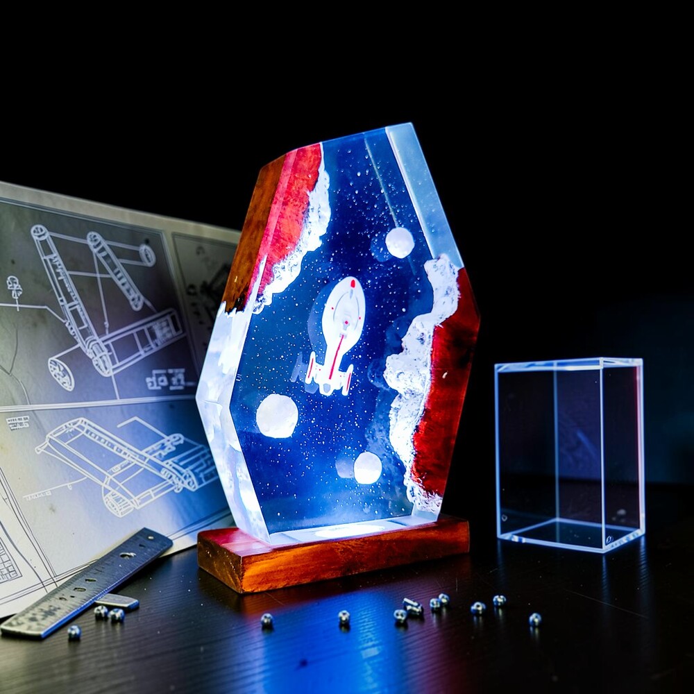 spaceship table lamp